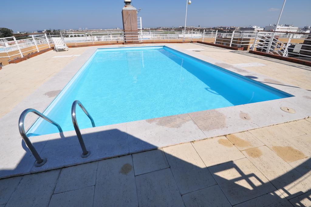 Apart Lisbon Pool Metro Garage Værelse billede